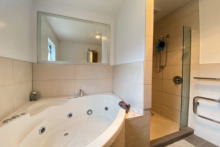 Photo of property in 14a Williams Street, Sunshine Bay, Queenstown, 9300