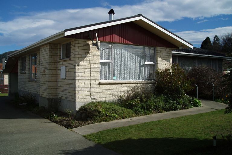 Photo of property in 6 Price Street, Waimate, 7924