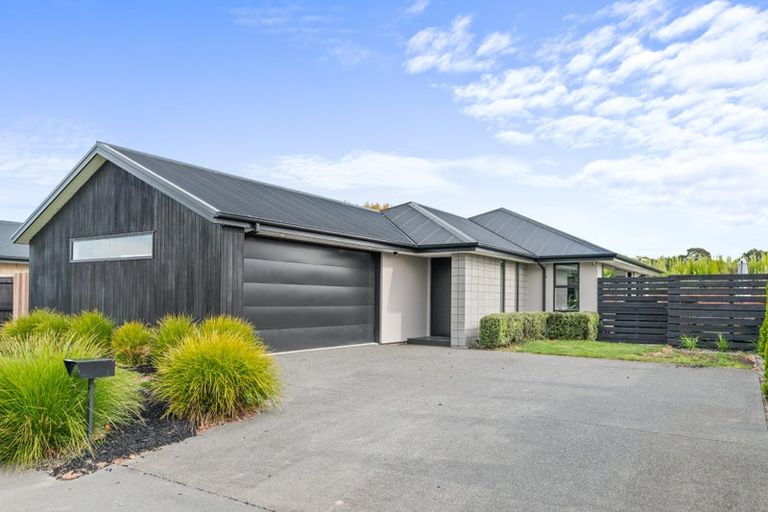 Photo of property in 90 Bradwell Crescent, Halswell, Christchurch, 8025