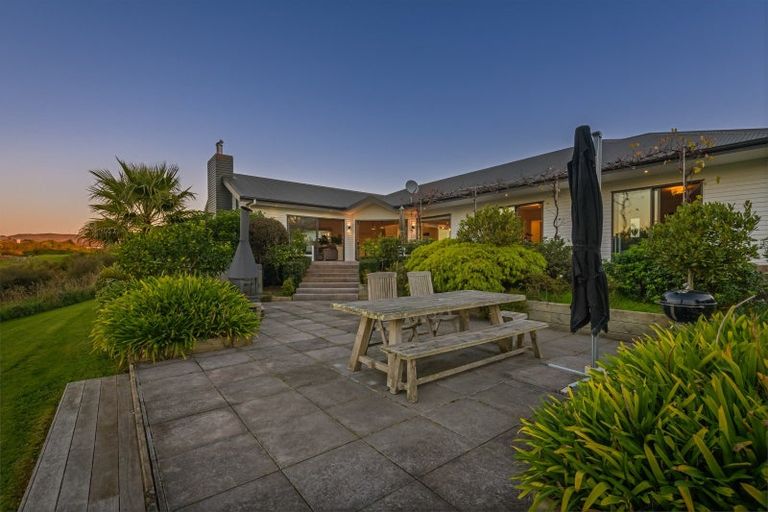 Photo of property in 69 Polson Hill Drive, Aokautere, Palmerston North, 4471