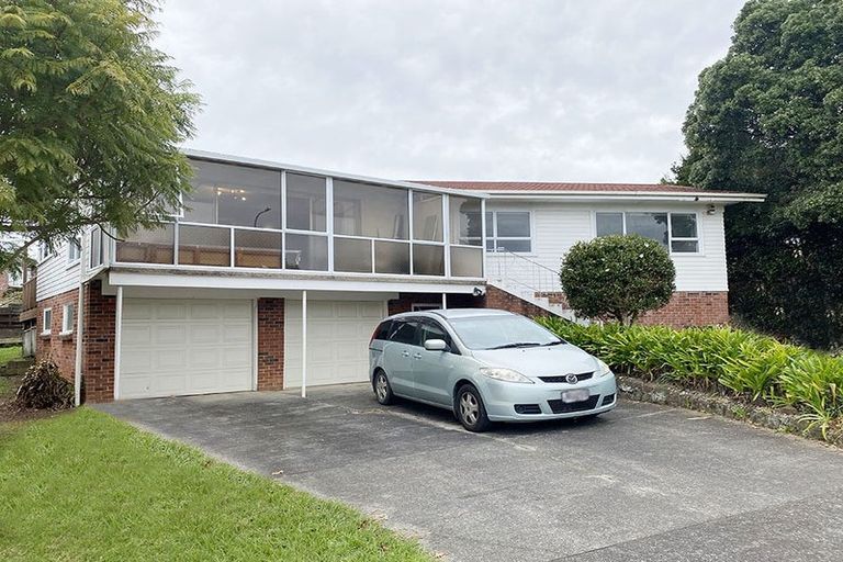 Photo of property in 3 Larne Avenue, Pakuranga Heights, Auckland, 2010