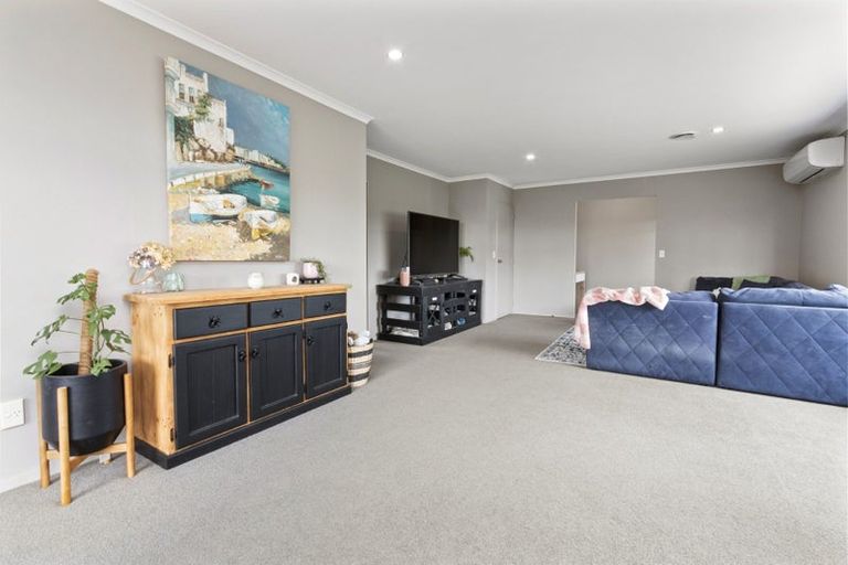Photo of property in 17 Rosehill Place, Nawton, Hamilton, 3200