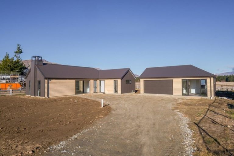 Photo of property in 27 Dingle Street, Lake Hawea, Wanaka, 9382