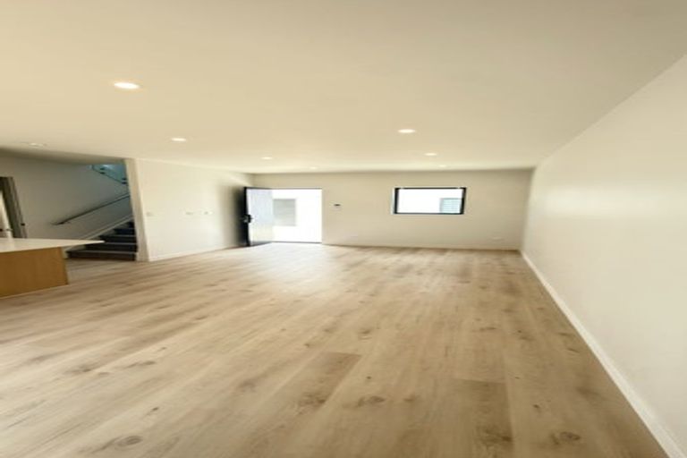 Photo of property in 9d Mander Place, Bucklands Beach, Auckland, 2012