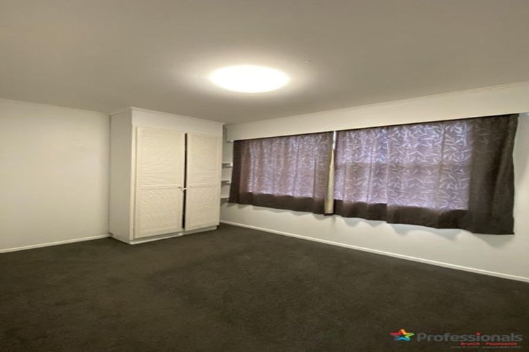 Photo of property in 119 Edgewater Drive, Pakuranga, Auckland, 2010