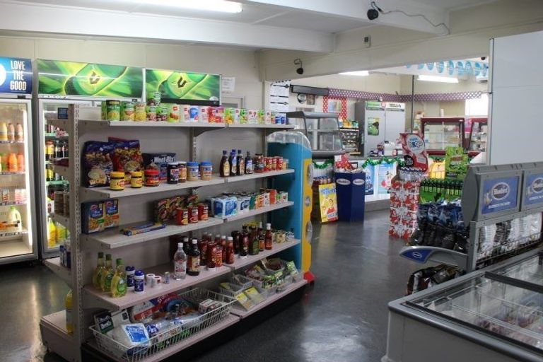 Photo of property in Terrace Stores, 29 Royal Terrace, Alexandra, 9320