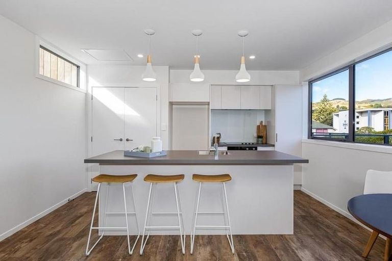 Photo of property in 10a Rewa Terrace, Tawa, Wellington, 5028