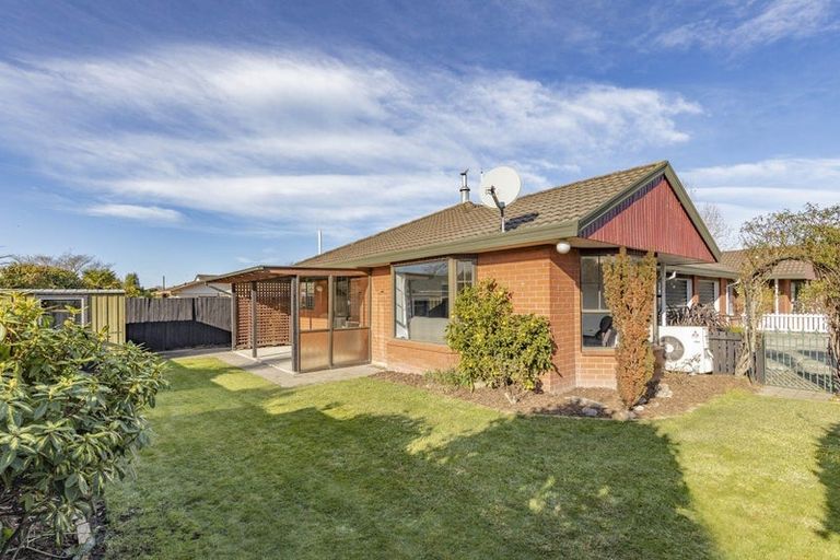 Photo of property in 2/38 Greenock Street, Redwood, Christchurch, 8051