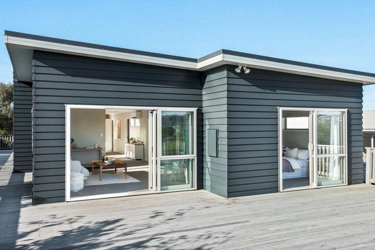 Photo of property in 387 Estuary Road, South New Brighton, Christchurch, 8062