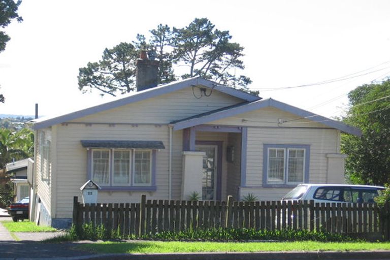 Photo of property in 2/22 Clayburn Road, Glen Eden, Auckland, 0602