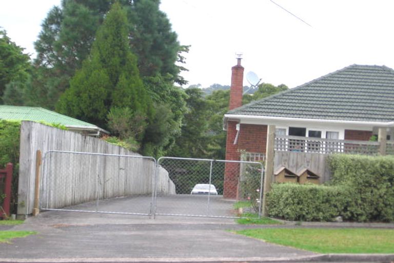 Photo of property in 18 Glengarry Road, Glen Eden, Auckland, 0602