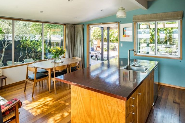 Photo of property in 42 Pukatea Street, Eastbourne, Lower Hutt, 5013