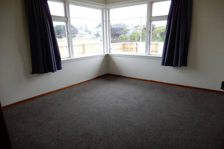 Photo of property in 120 Bowhill Road, New Brighton, Christchurch, 8083