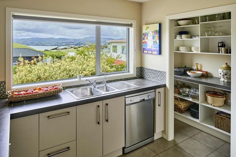 Photo of property in 4 Sunflower Close, Camborne, Porirua, 5026