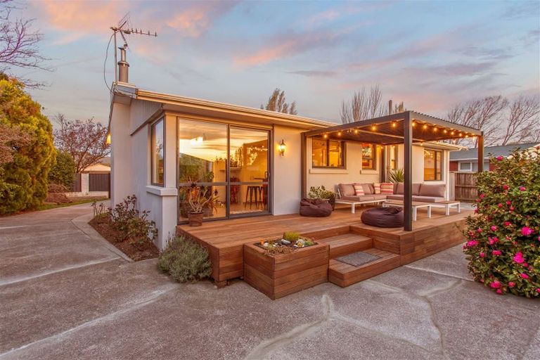 Photo of property in 3 Donnington Street, Parklands, Christchurch, 8083