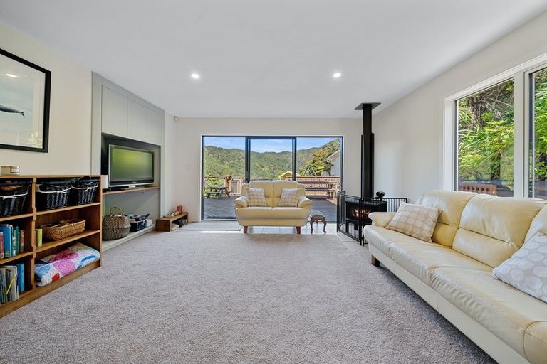 Photo of property in 2/90 Howard Road, Point Howard, Lower Hutt, 5013