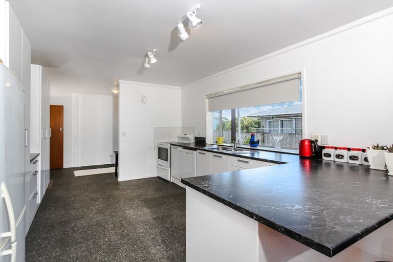Photo of property in 83a Harrington Road, Henderson, Auckland, 0610