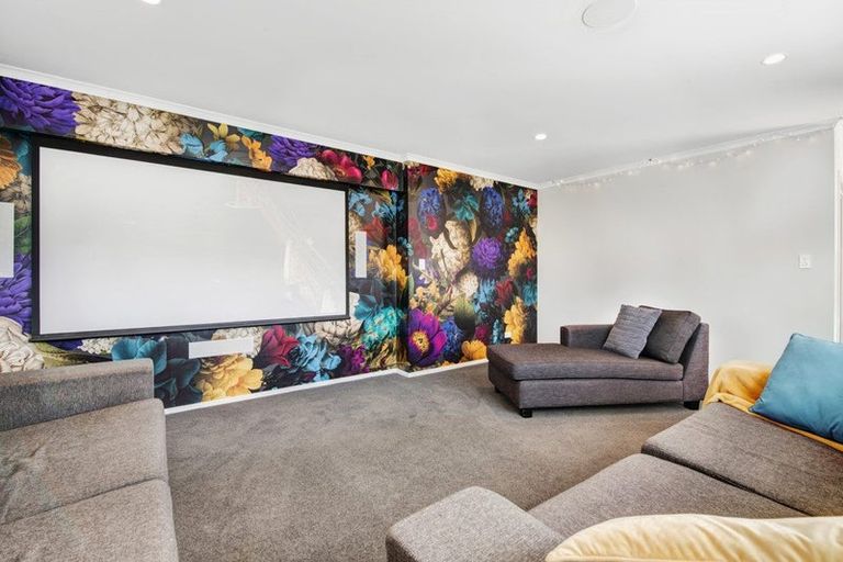 Photo of property in 6 Coral Court, Gulf Harbour, Whangaparaoa, 0930