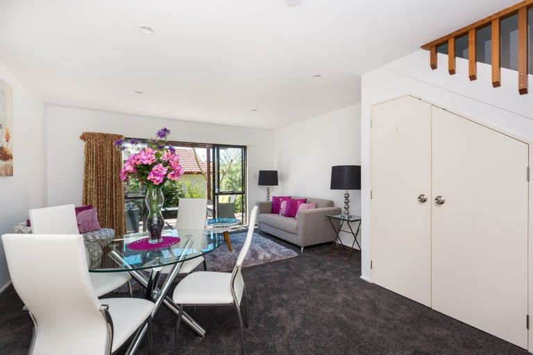 Photo of property in 9/44 Fields Parade, Oteha, Auckland, 0632