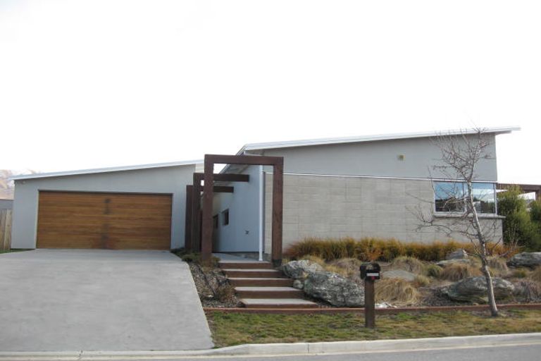 Photo of property in 5 Tyndall Street, Wanaka, 9305