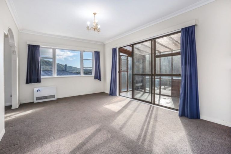 Photo of property in 48 Collins Avenue, Tawa, Wellington, 5028