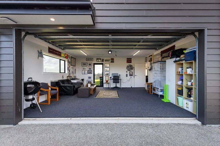 Photo of property in 3 Lealands Lane, Aokautere, Palmerston North, 4471