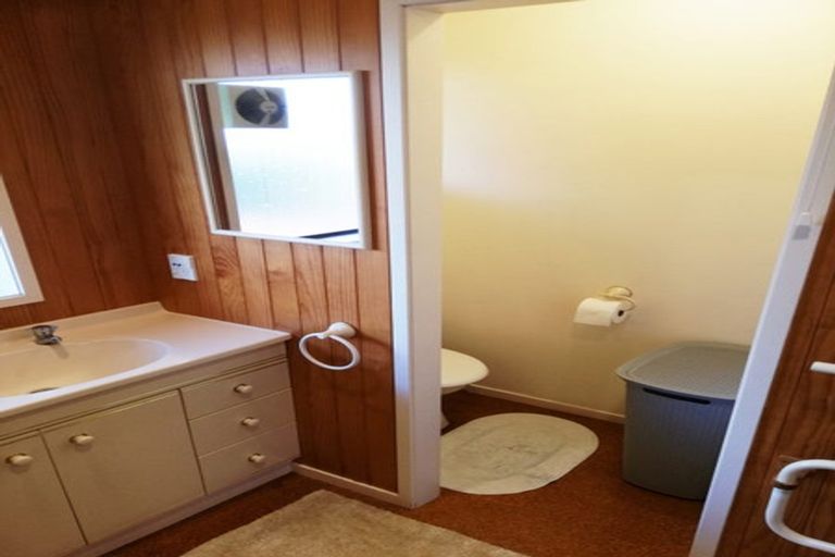 Photo of property in 2/92 Sartors Avenue, Browns Bay, Auckland, 0630