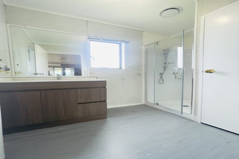 Photo of property in 16 Oratu Place, Manurewa, Auckland, 2102