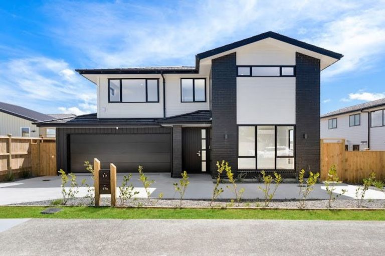 Photo of property in 17 Paihere Street, Huapai, Kumeu, 0810