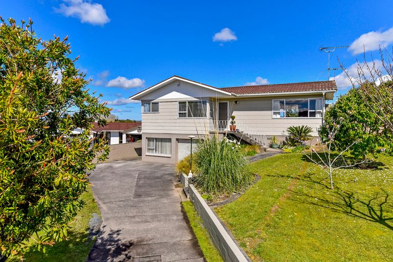 Photo of property in 14 Snowden Place, Opaheke, Papakura, 2113