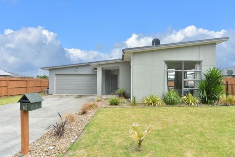 Photo of property in 62 Tamure Place, Ruakaka, 0116