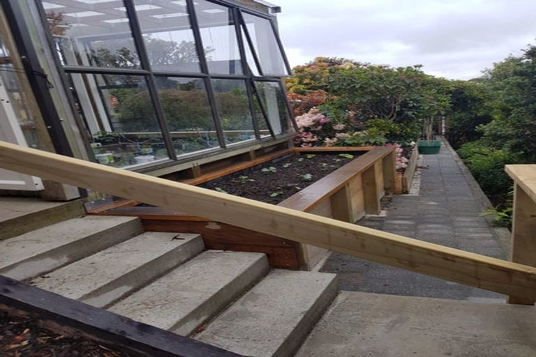 Photo of property in 107 Larnach Road, Vauxhall, Dunedin, 9013