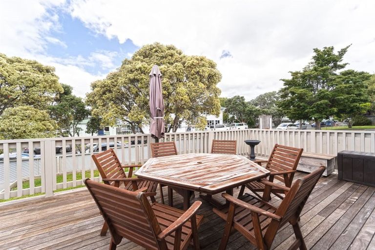 Photo of property in 1/12 Kauri Glen Road, Northcote, Auckland, 0627