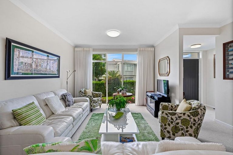 Photo of property in 61 Panorama Heights, Orewa, 0931