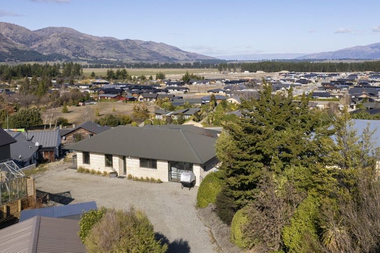 Photo of property in 8 Mary Lane, Lake Hawea, Wanaka, 9382