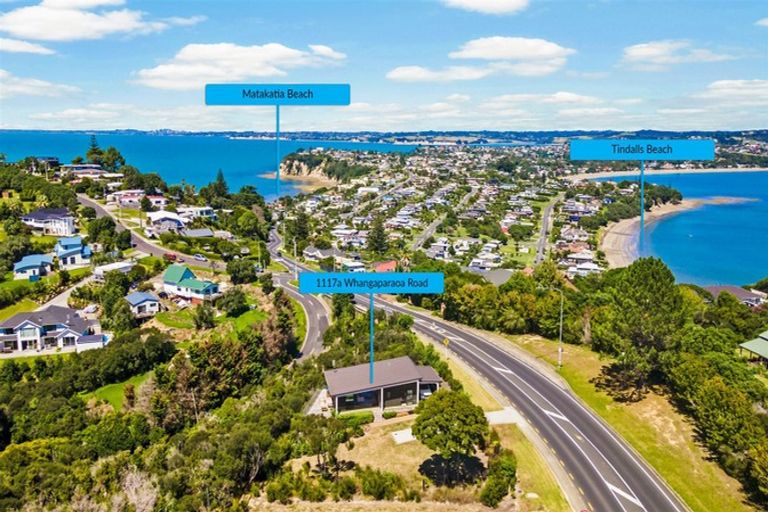 Photo of property in 1117a Whangaparaoa Road, Matakatia, Whangaparaoa, 0930