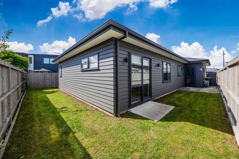 Photo of property in 41 Port Way, Rosehill, Papakura, 2113