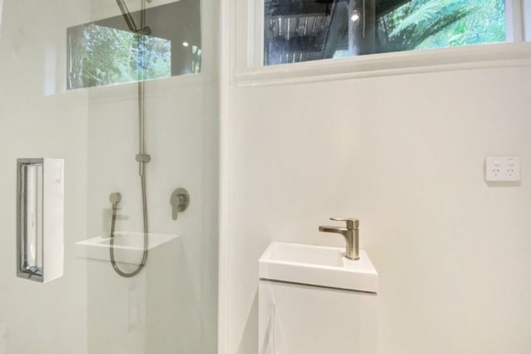 Photo of property in 221 Titirangi Road, Titirangi, Auckland, 0604