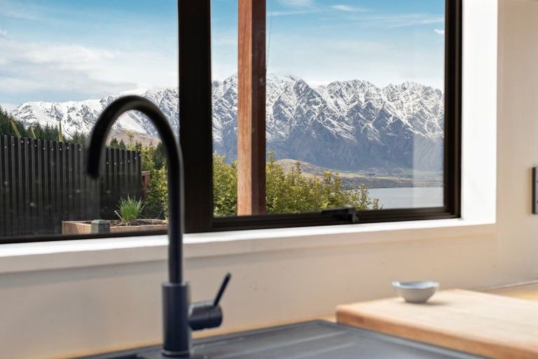 Photo of property in 60b Wynyard Crescent, Fernhill, Queenstown, 9300