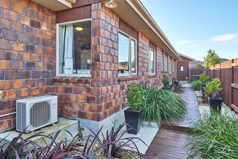 Photo of property in 25 Masefield Terrace, Kelvin Grove, Palmerston North, 4414