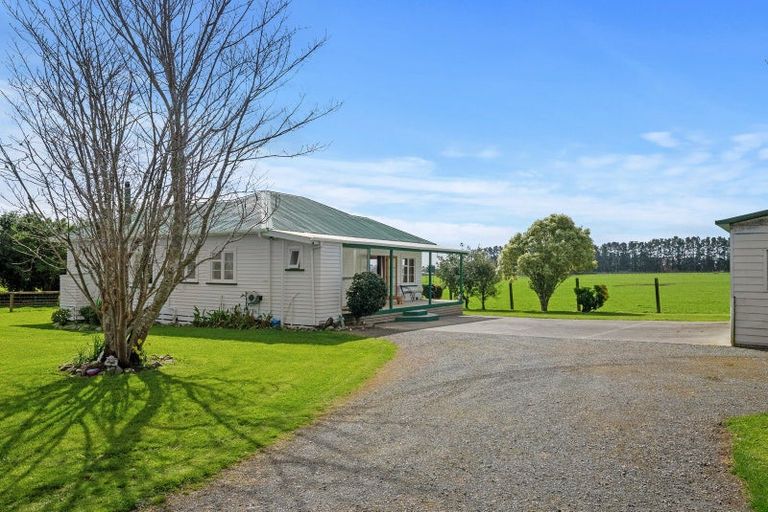 Photo of property in 35 North Manakau Road, Manakau, Levin, 5573