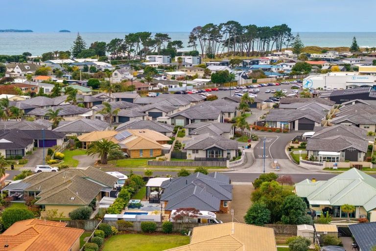 Photo of property in 90 Santa Monica Drive, Papamoa Beach, Papamoa, 3118