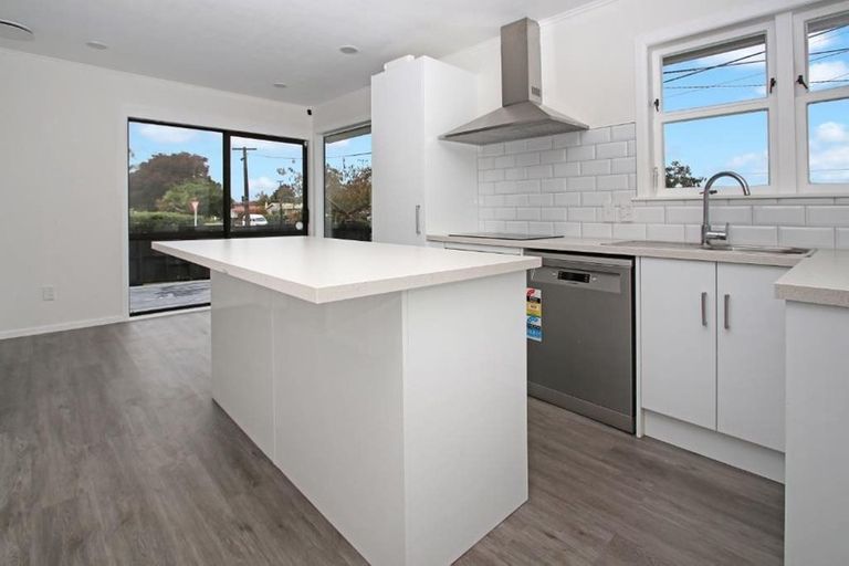 Photo of property in 5 Minifie Avenue, Melville, Hamilton, 3206