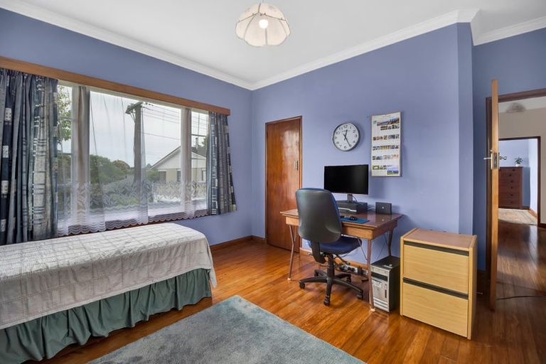 Photo of property in 69 Young Street, New Plymouth, 4310