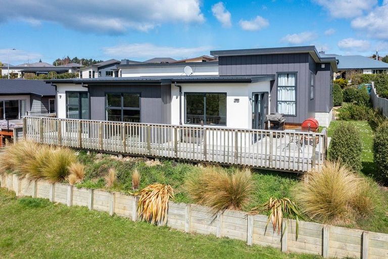 Photo of property in 33 Grandvista Drive, Green Island, Dunedin, 9018