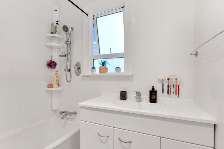 Photo of property in 391 Carrington Street, Upper Vogeltown, New Plymouth, 4310