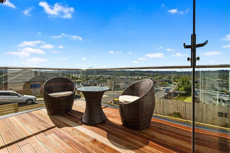 Photo of property in 7 Eric Gifford Drive, Ranui, Auckland, 0612