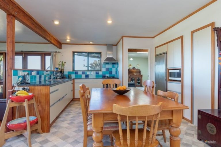 Photo of property in 128 Motuhara Road, Plimmerton, Porirua, 5026
