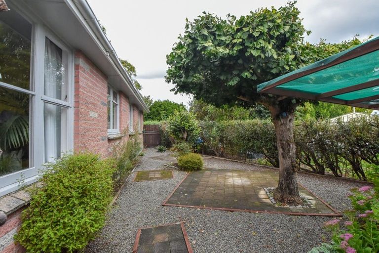 Photo of property in 1 Hughan Place, Carterton, 5713