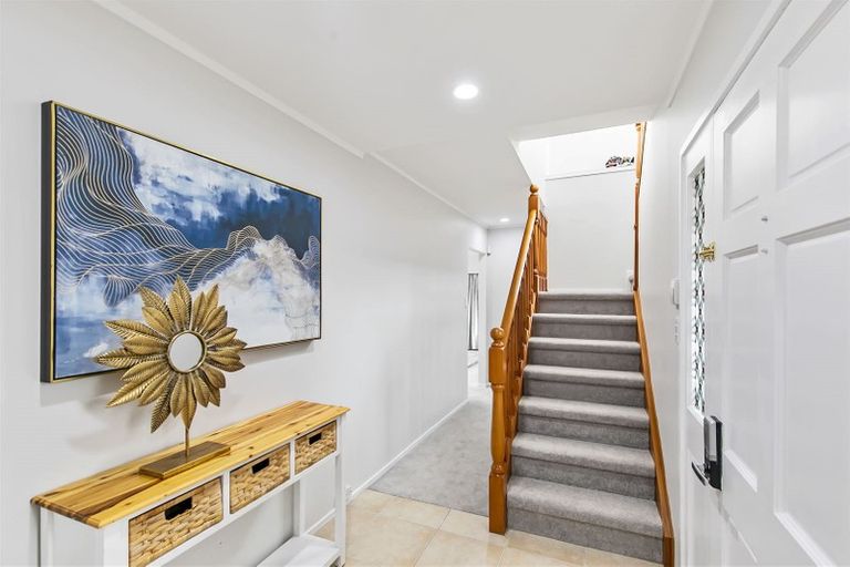 Photo of property in 33 Agincourt Street, Glenfield, Auckland, 0629